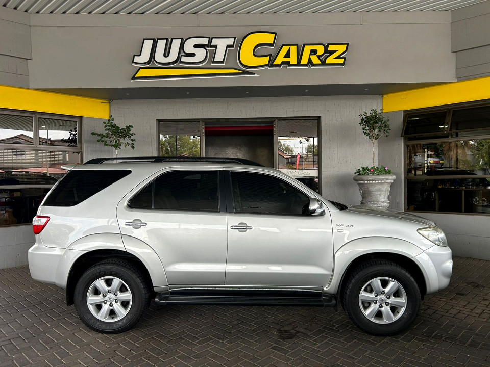 Toyota Fortuner 2010
