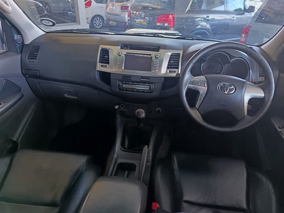 
								Toyota Hilux 2014 full									