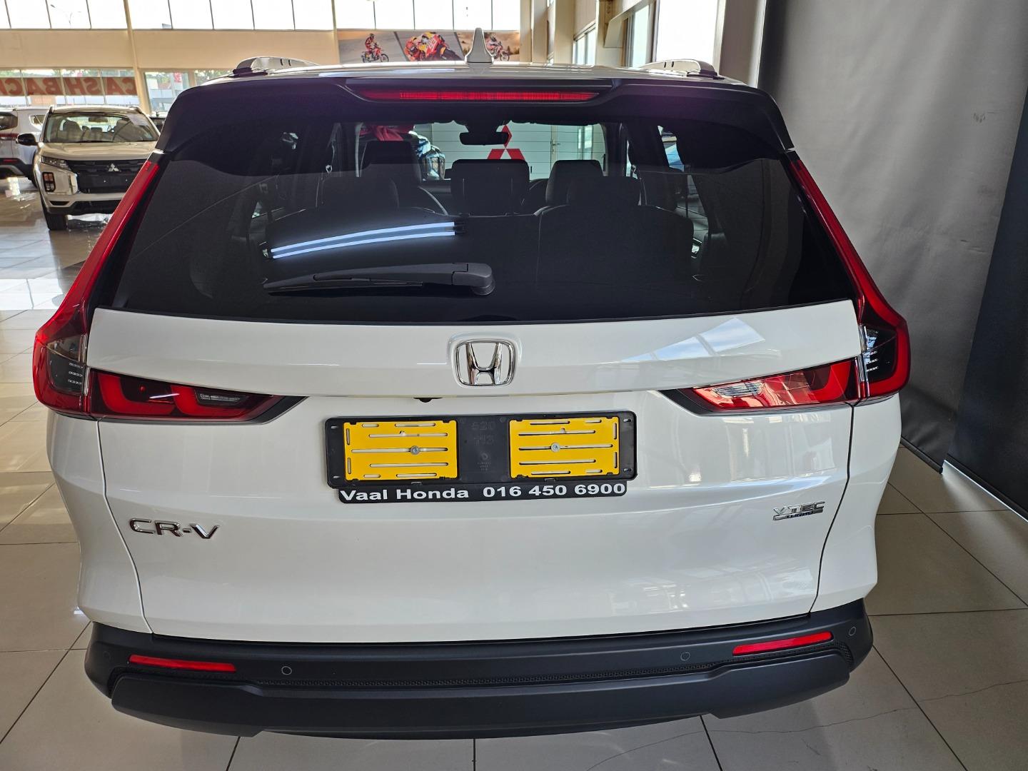 
								Honda CR-V 2025 full									