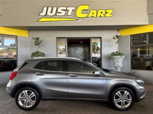 Mercedes-Benz GLA 200 2015