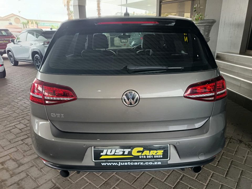 
								Volkswagen Golf 2016 full									
