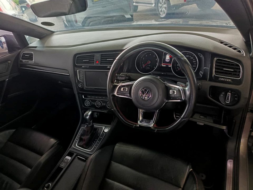 
								Volkswagen Golf 2016 full									