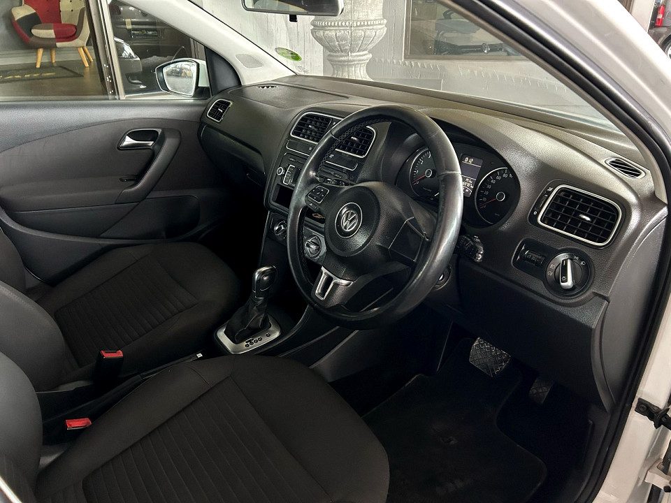 
								Volkswagen Polo 2013 full									