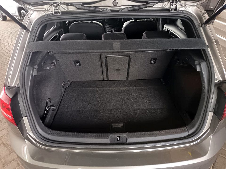 
								Volkswagen Golf 2016 full									