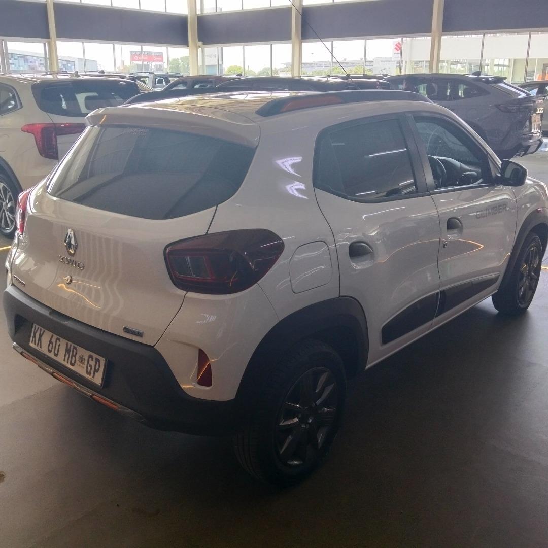 
								Renault Kwid 2022 full									