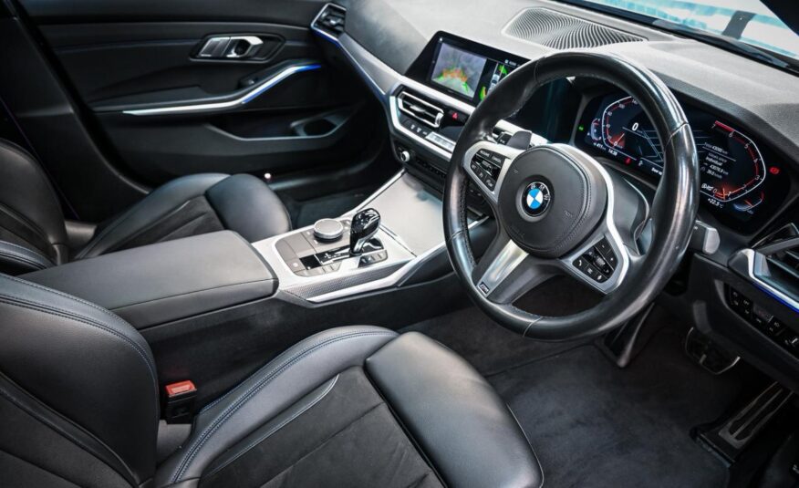 
								BMW 3 Series 2021 full									