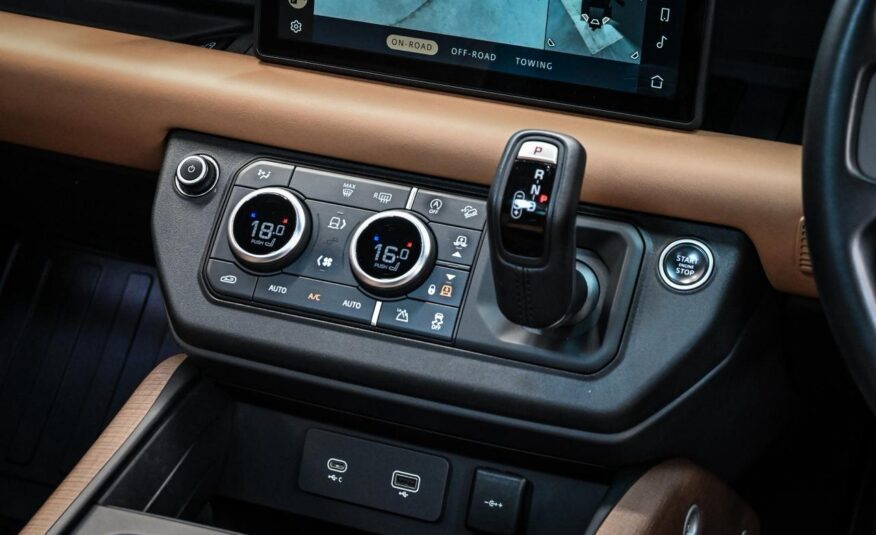 
								Land Rover Defender 2021 full									