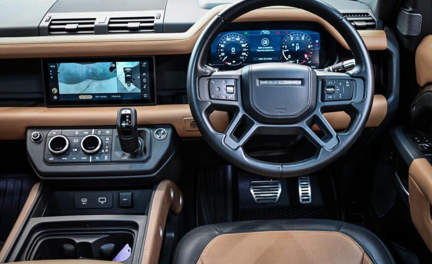 
								Land Rover Defender 2021 full									