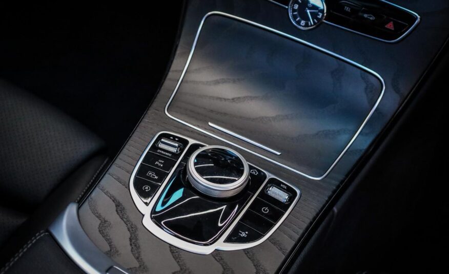 
								Mercedes-Benz C-Class 2022 full									