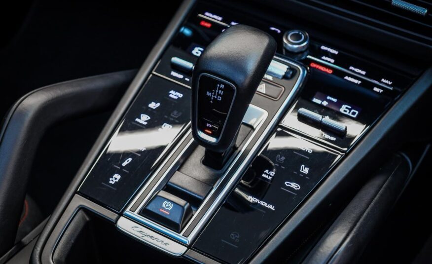 
								Porsche Cayenne 2020 full									