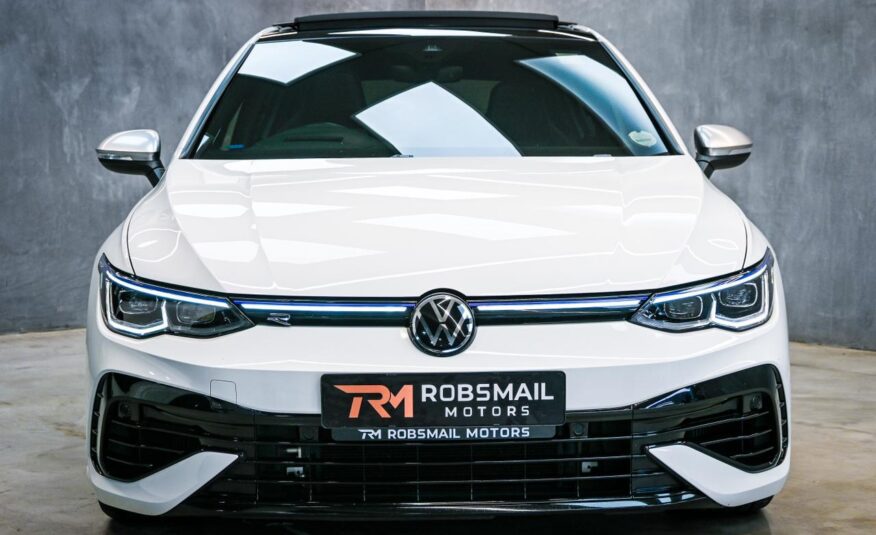 
								Volkswagen Golf 2023 full									