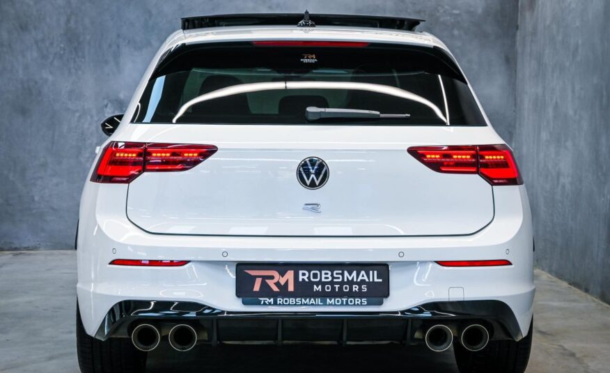 
								Volkswagen Golf 2023 full									