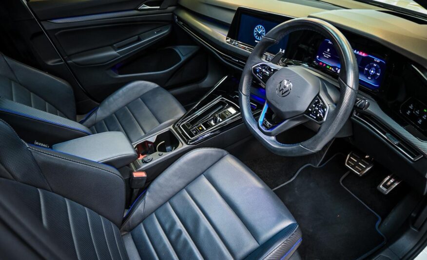 
								Volkswagen Golf 2023 full									