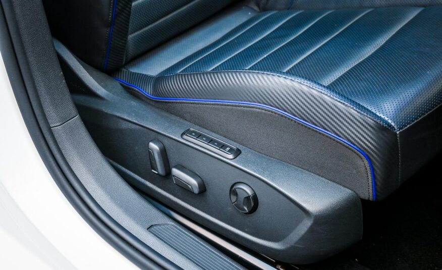 
								Volkswagen Golf 2023 full									