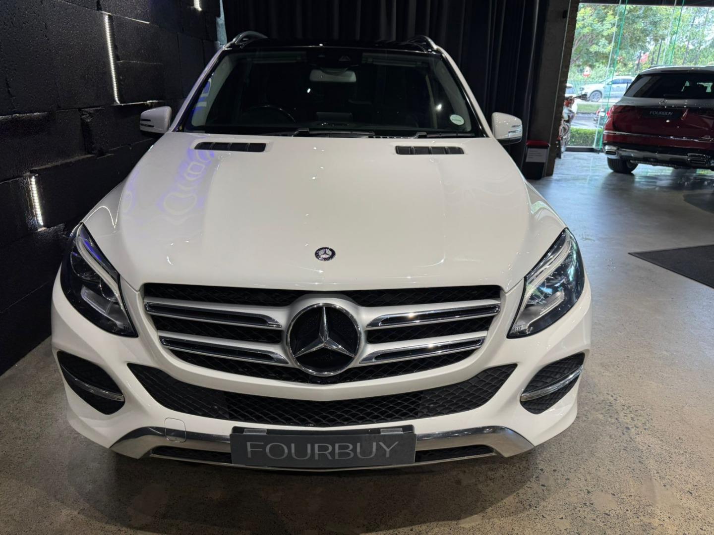 
								Mercedes-Benz GLE 2017 full									
