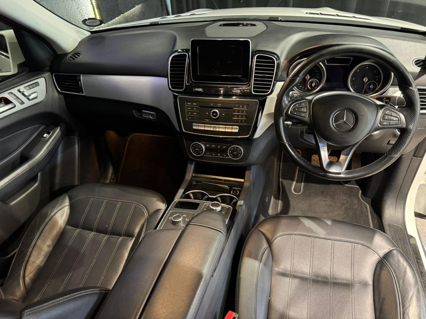 
								Mercedes-Benz GLE 2017 full									