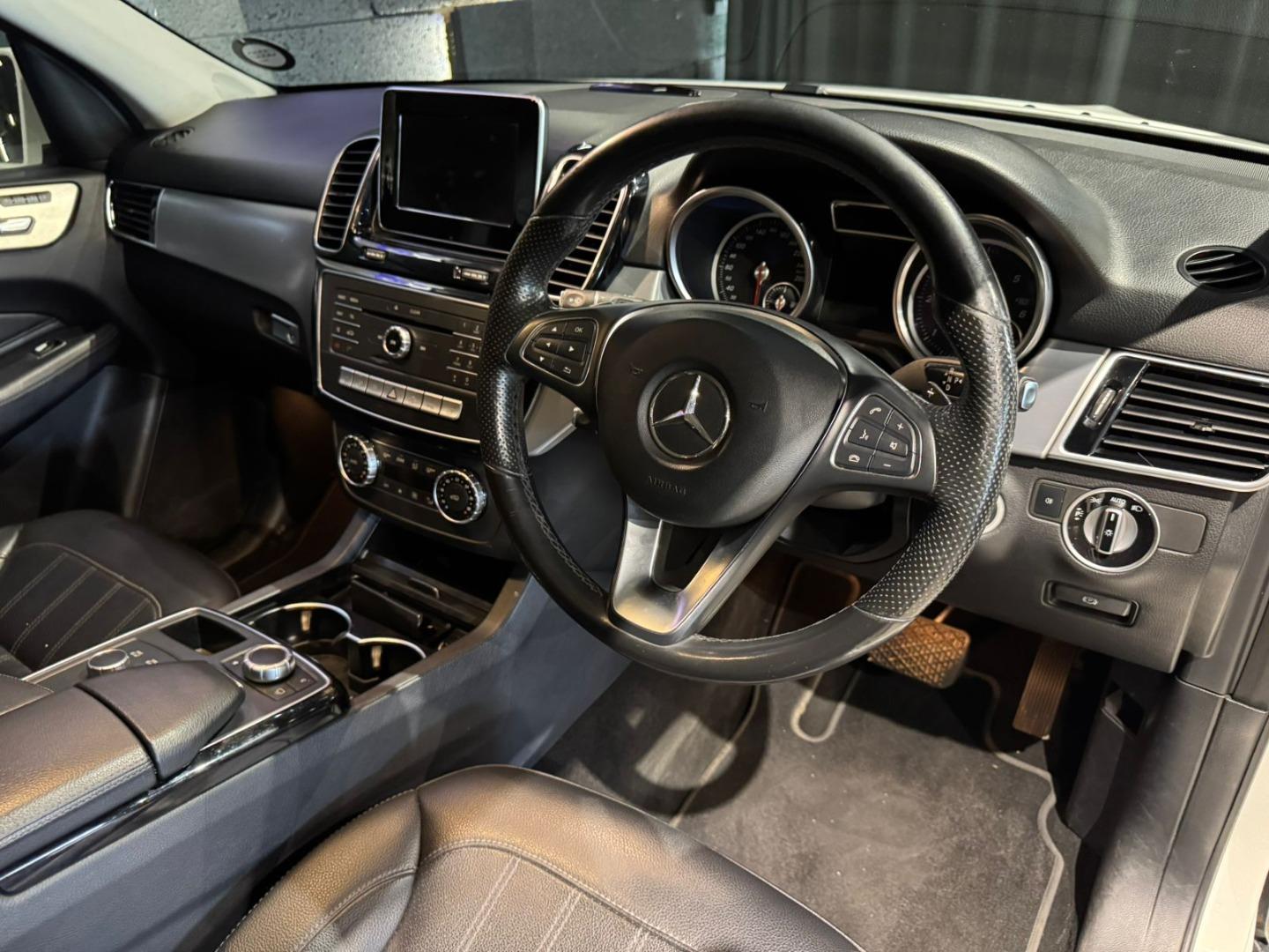 
								Mercedes-Benz GLE 2017 full									