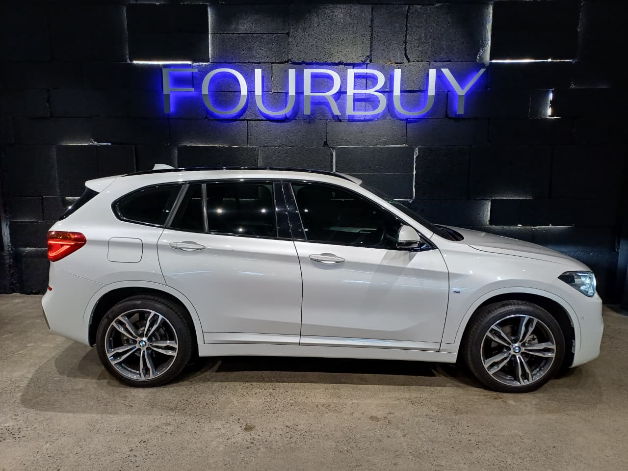 
								BMW X1 2019 full									