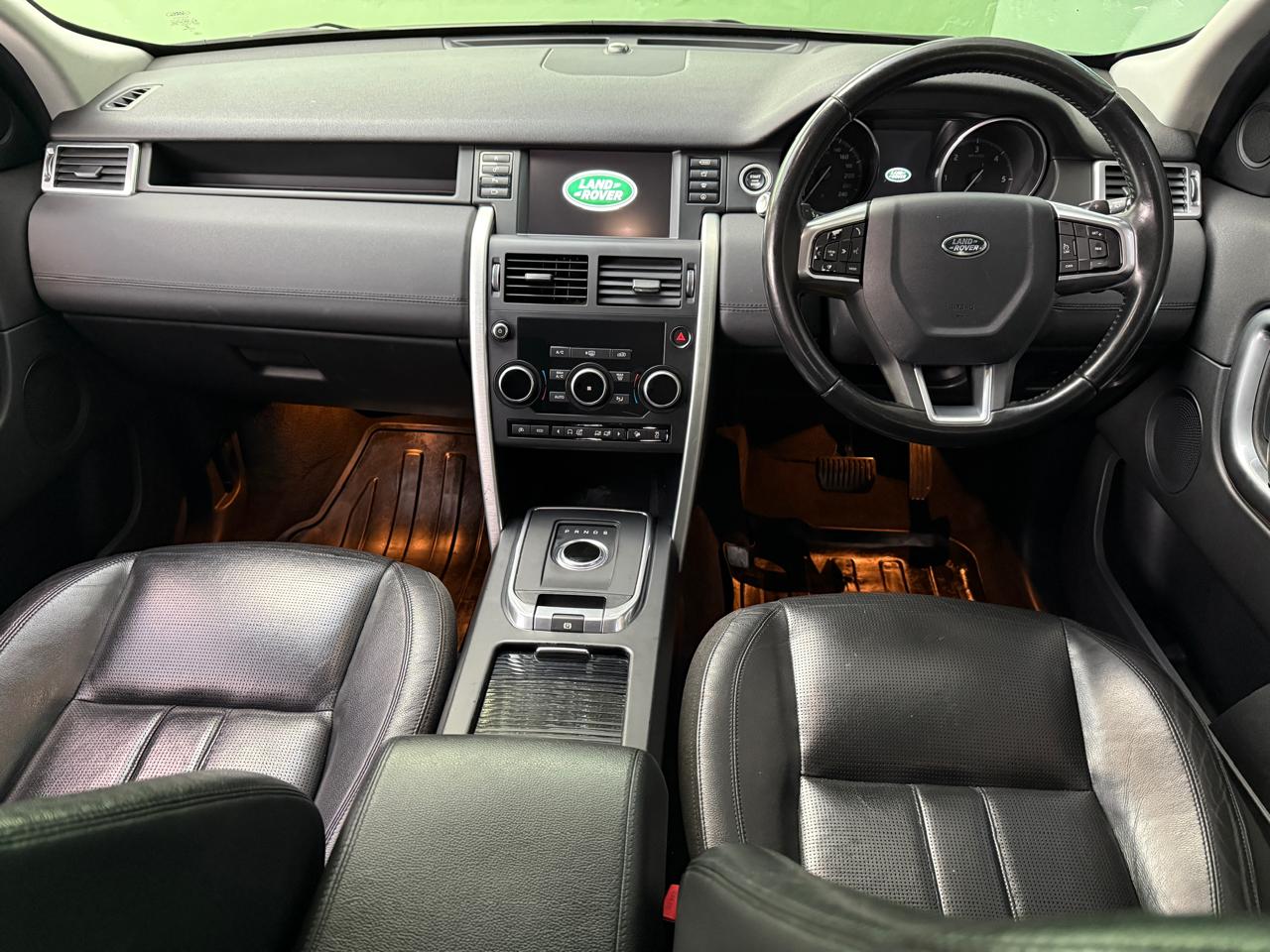 
								Land Rover Discovery Sport 2017 full									