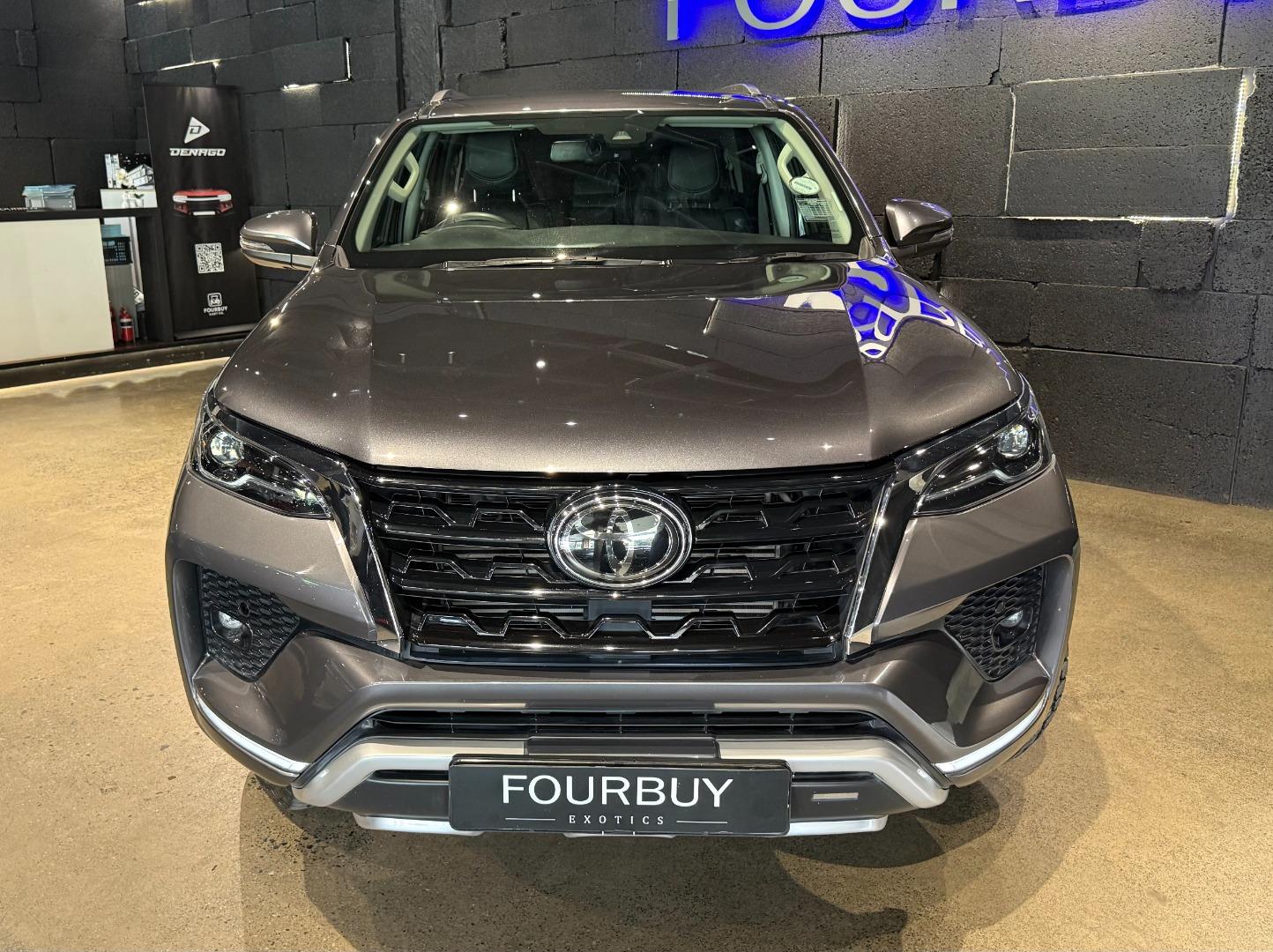 
								Toyota Fortuner 2021 full									