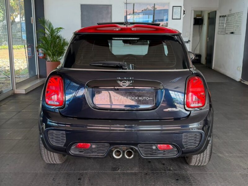 
								Mini Cooper 2020 full									