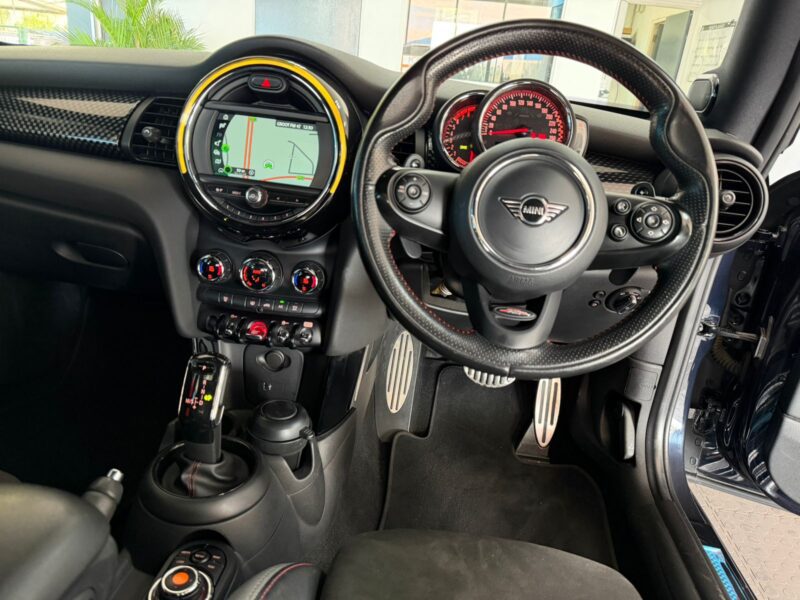 
								Mini Cooper 2020 full									