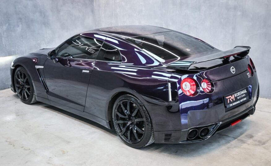
								Nissan GT-R 2016 full									