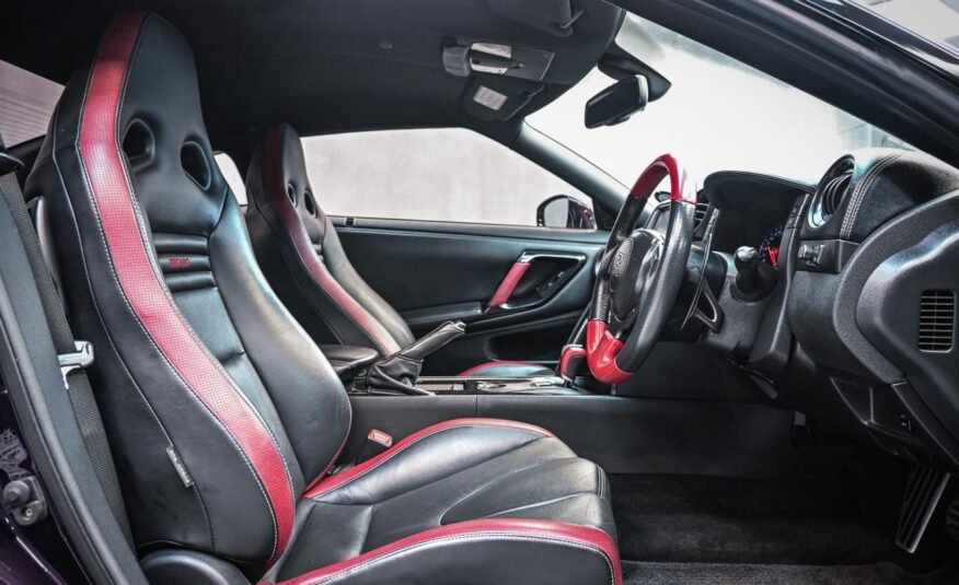 
								Nissan GT-R 2016 full									